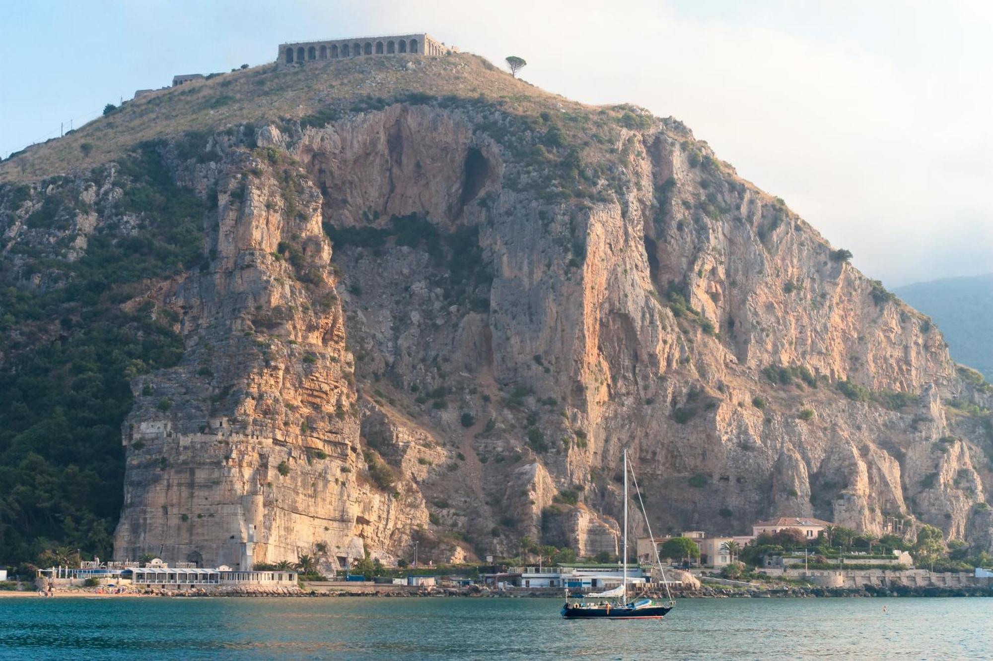 Appartamento Il Giglio Terracina Bagian luar foto